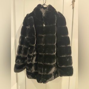 Elegant Faux fur coat